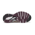 ProGrid Guide 7 Trainer in White / Bronze by Saucony