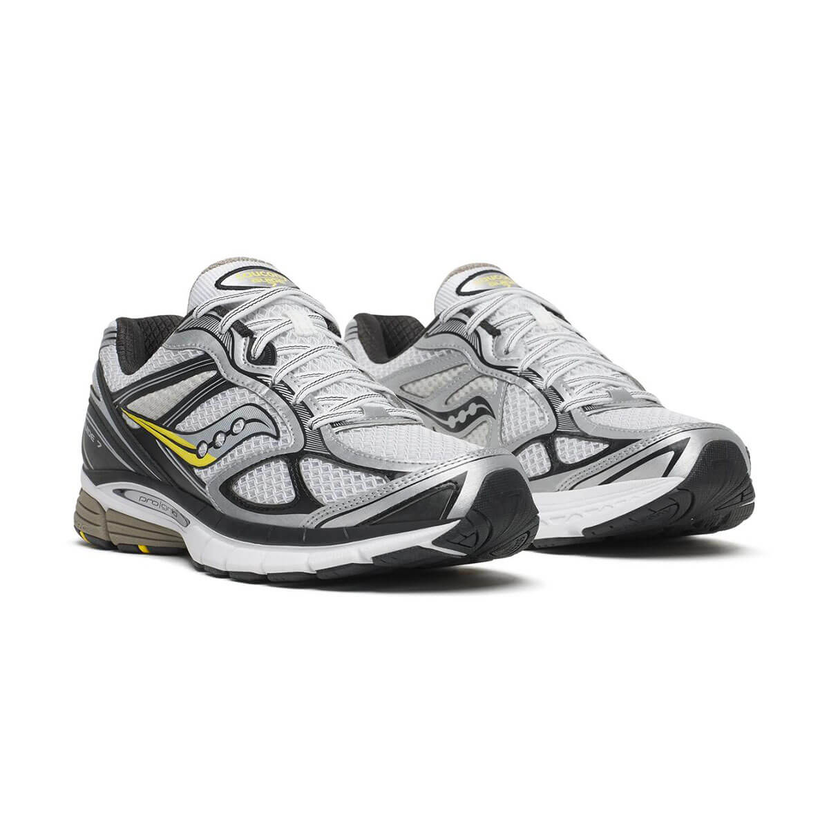 ProGrid Guide 7 Trainer in White / Silver by Saucony