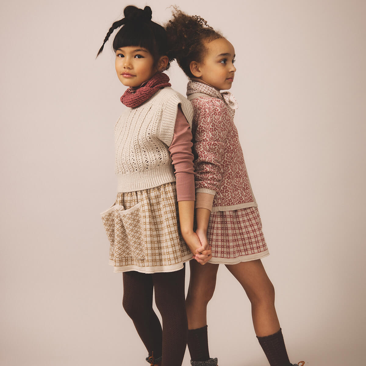 체크앤도트 | [SOOR PLOOM]MARGOT VEST_Soot - 고급 루빙 원사 베스트