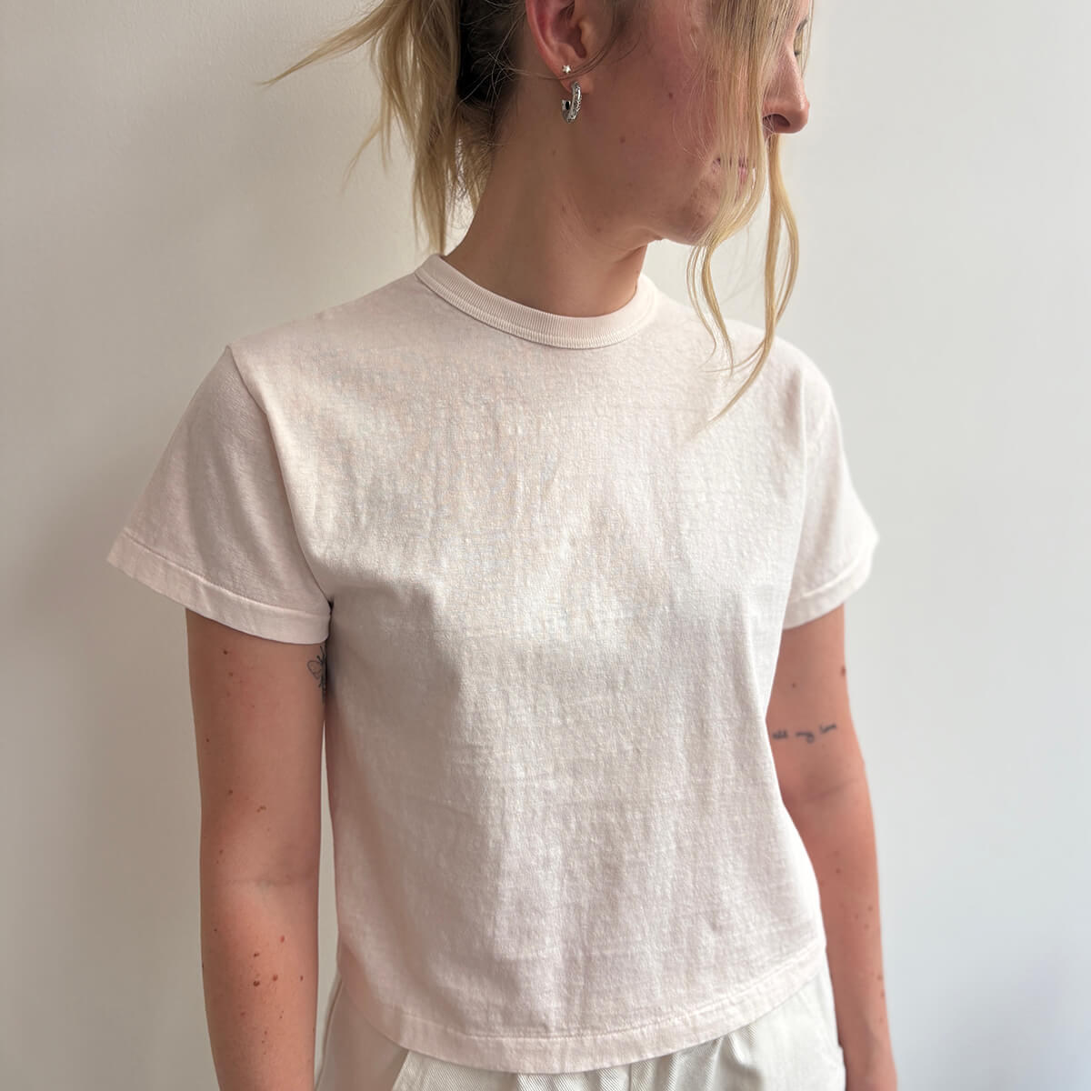 Na'Maka Pigment Dyed Oh Short Sleeved T-Shirt in Delicacy by Sunray Spirit