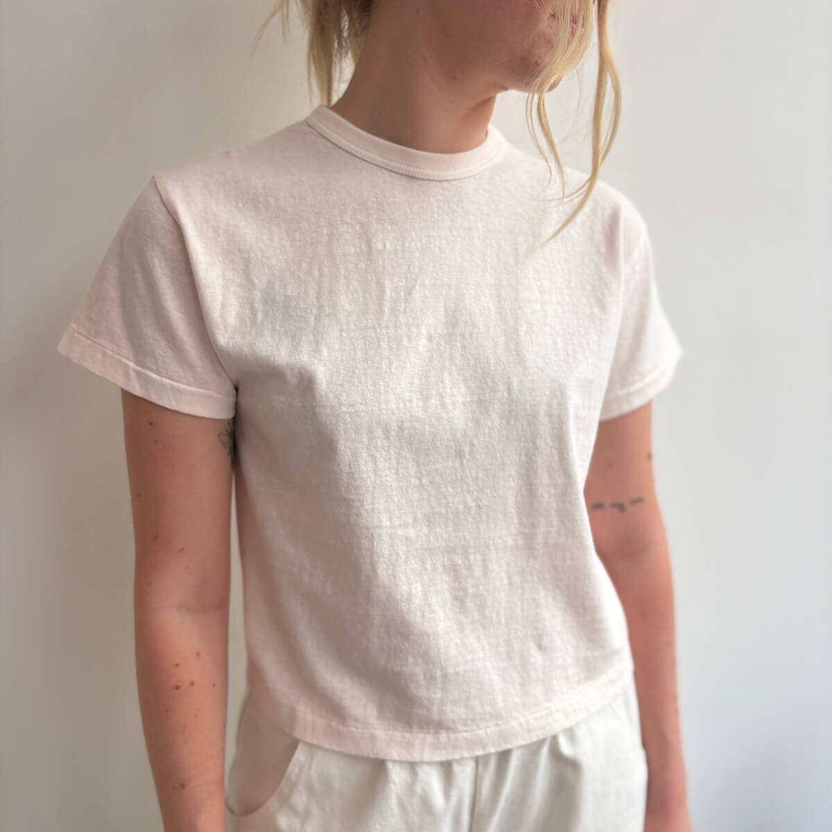 Na'Maka Pigment Dyed Oh Short Sleeved T-Shirt in Delicacy by Sunray Spirit