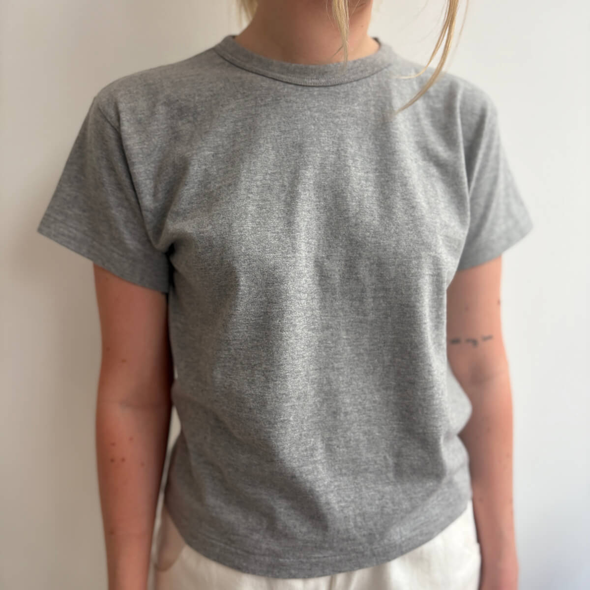Na'Maka Oh Short Sleeved T-Shirt in Hambledon Grey by Sunray Spirit