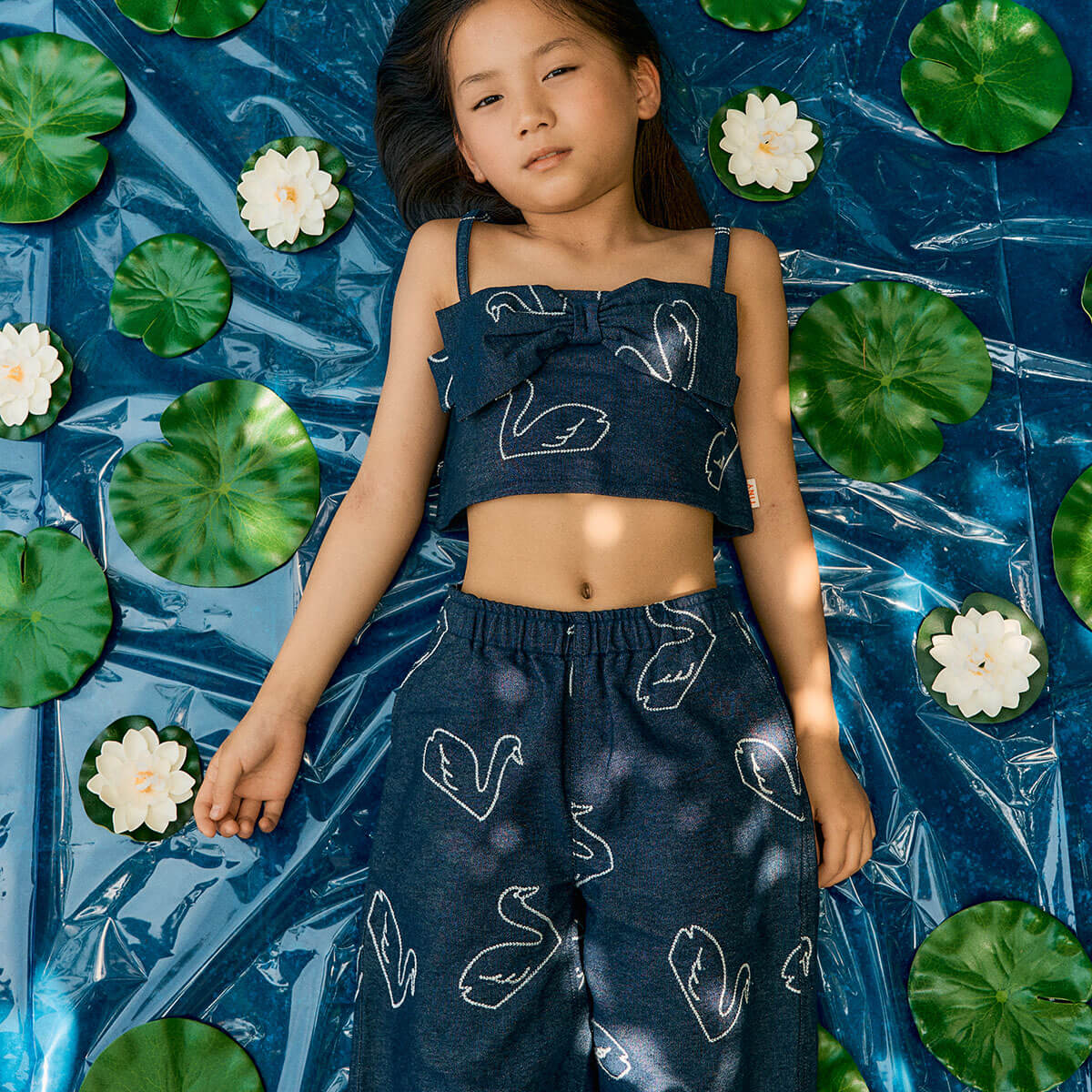 ボトムス・スパッツ TINY COTTONS dark wash denim Kids' Big Swans Pant in Dark Wash Denim by Tinycottons | Cotton