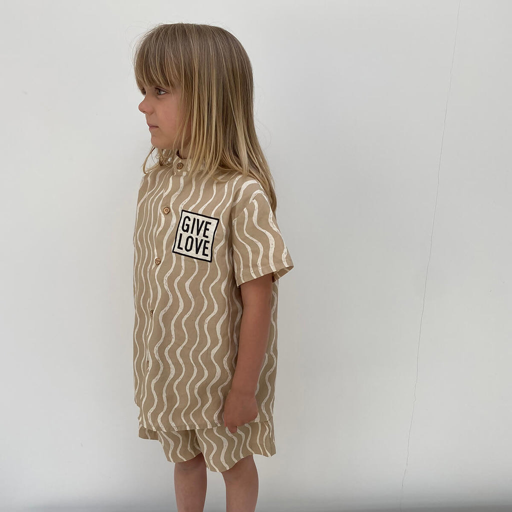 Wiggle Print Short Sleeve Shirt in Caramel by Beau Loves