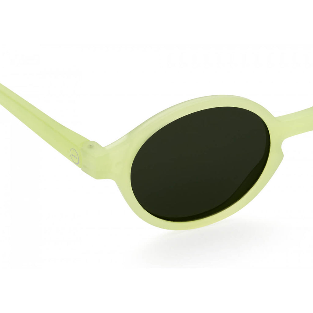 Sun Kids Sunglasses (1-3 Years) in Apple Green by Izipizi