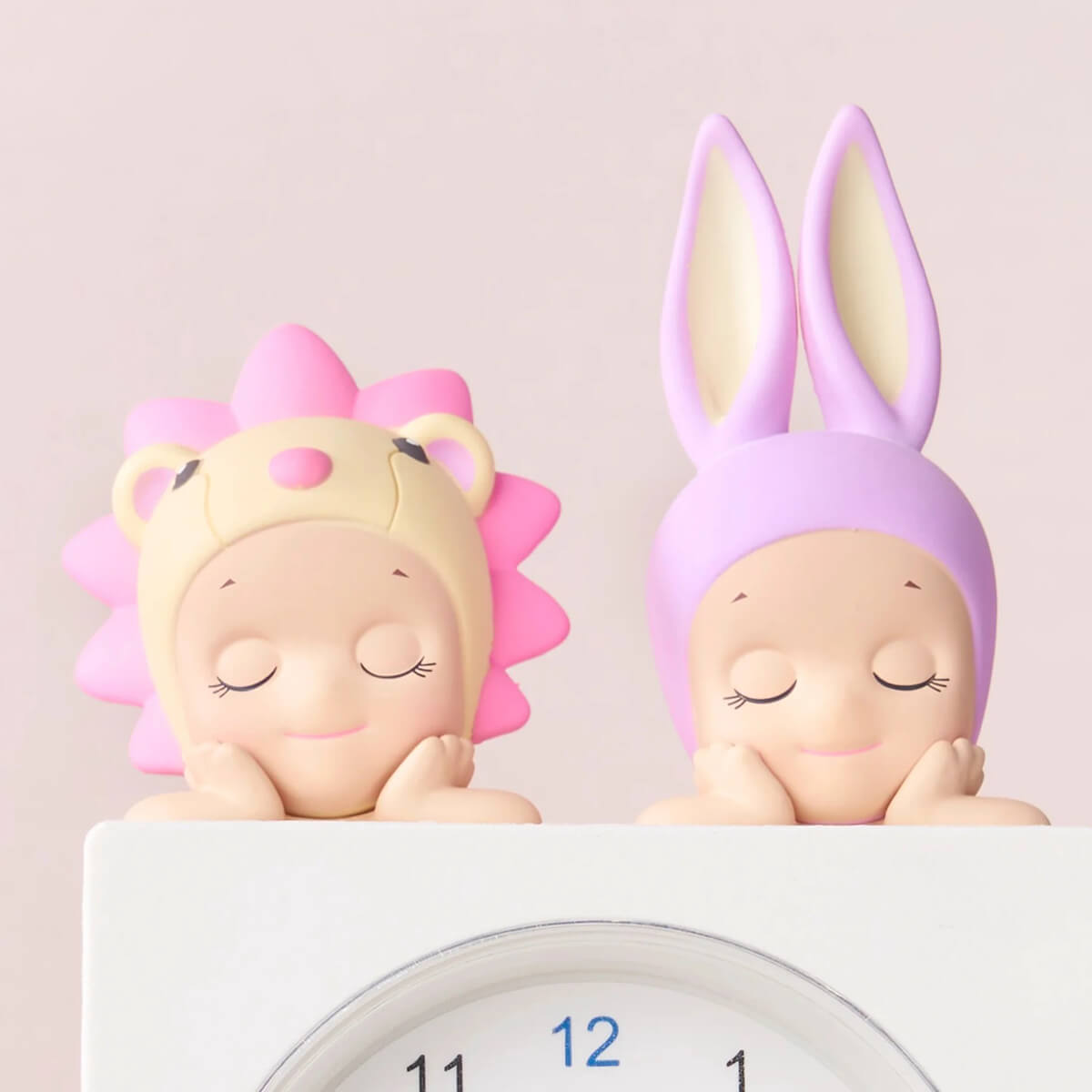 Hippers Dreaming Mini Figure by Sonny Angel – Junior Edition