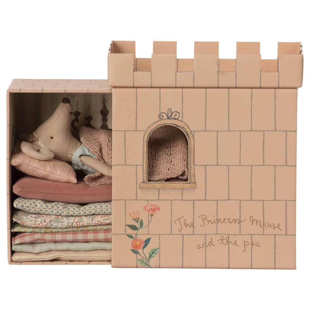Princess and The Pea Mouse Play Set by Maileg