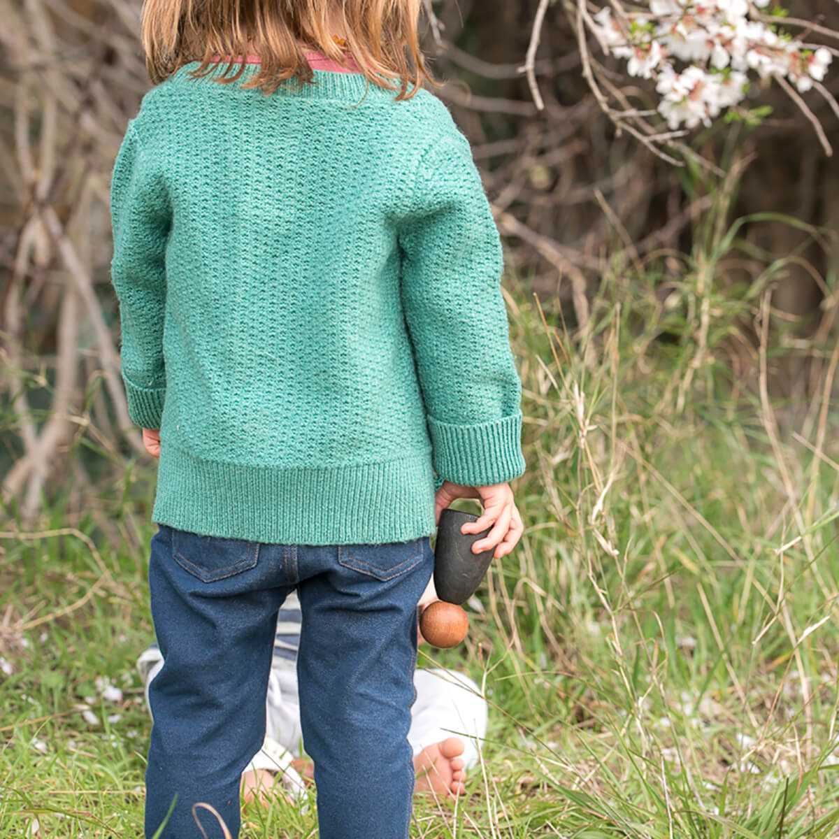 2 Nins Adults in Dark Wood by Grapat